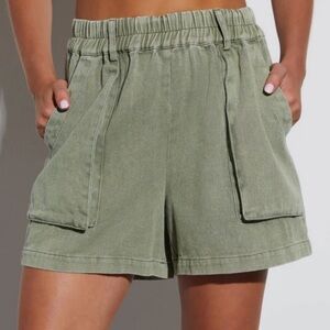 VICI Janessa High Rise Pocketed Shorts M